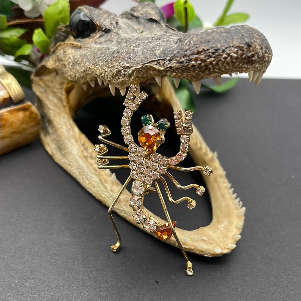 Scorpion brooch vintage